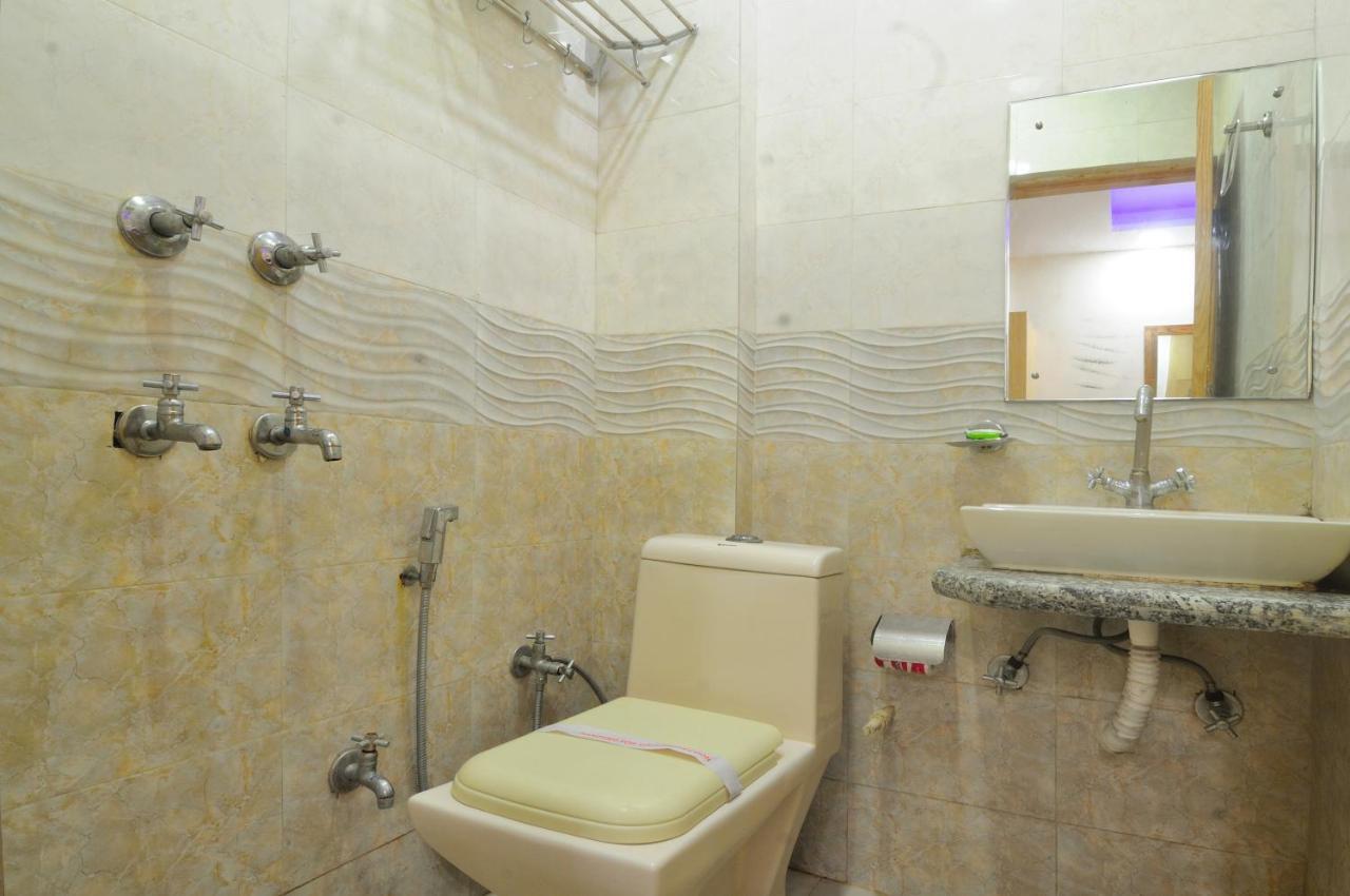 Hotel Karlo Kastle - Paharganj - Нью-Дели Экстерьер фото