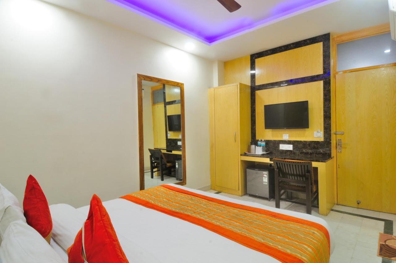 Hotel Karlo Kastle - Paharganj - Нью-Дели Экстерьер фото